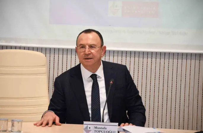 Gülsan Holding Yönetim Kurulu Başkanı Mustafa Topçuoğlu, Kilis’te Üniversitelilerle buluştu
