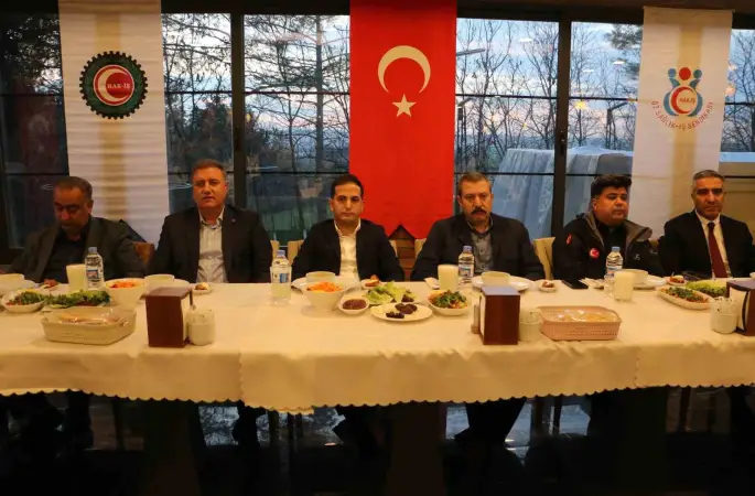 Hak-İş Diyarbakır İl Başkanlığı üyeleri iftarda buluştu
