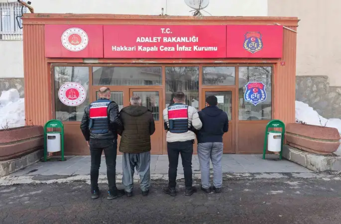 Hakkâri’de aranan 8 kişi yakalandı
