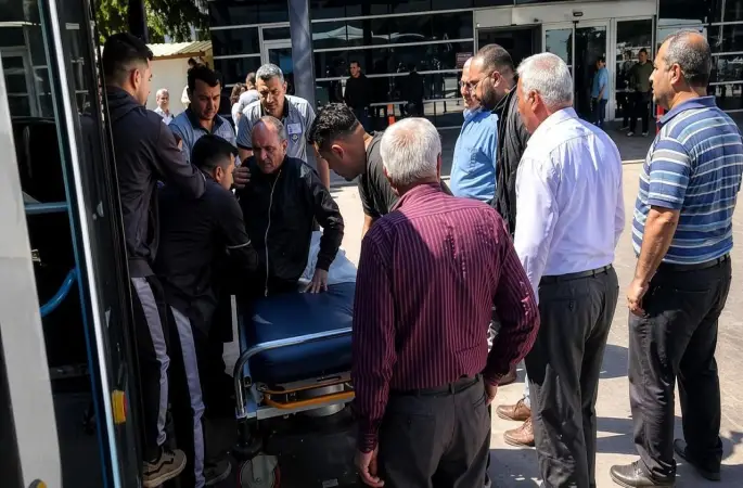 Halk otobüsü şoförü fenalaşan yolcu için direksiyonu hastaneye çevirdi
