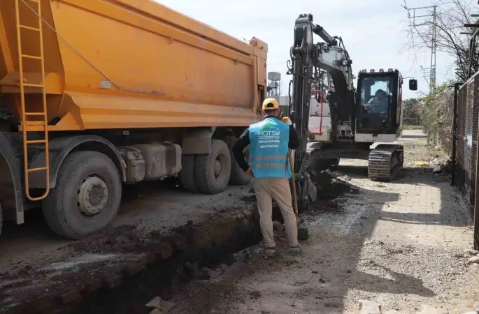 Hatay Büyükşehir Belediyesi,  Payas’ta içme suyu şebeke hattını yeniliyor

