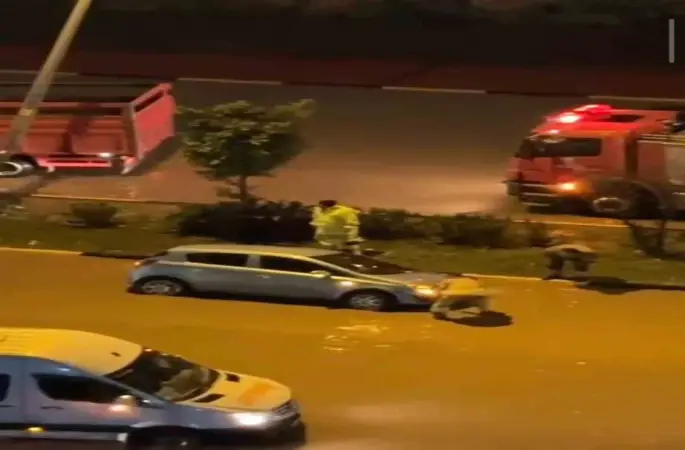 Hatay’da aşırı yağışların etkisiyle, göle dönen yollarda araçlar mahsur kaldı
