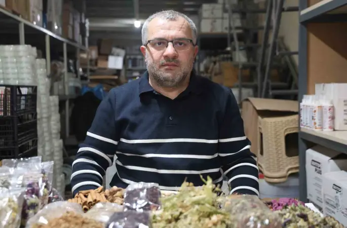 Havaların soğumasıyla, vatandaşların kış çaylarına talebi arttı
