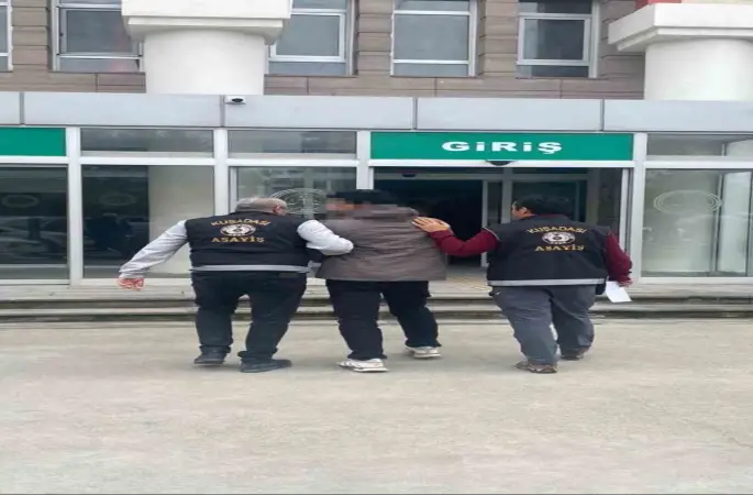 Hırsızlık suçundan aranan şahıs Kuşadası’nda yakalandı
