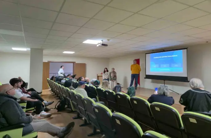 Huzurevi sakinlerine güvenli teknoloji eğitimi verildi

