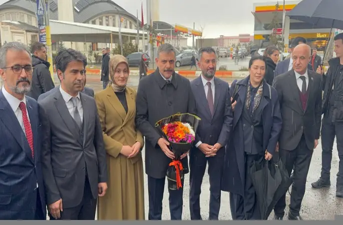 İçişleri Bakanı Çiftçi, AK Parti Ağrı İl Başkanlığını ziyaret etti
