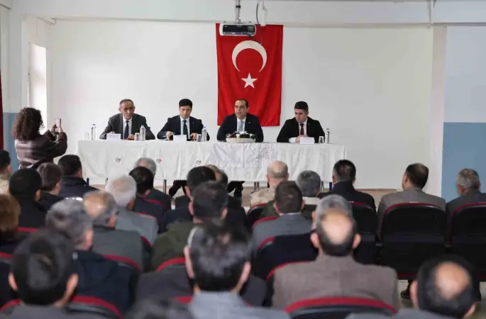 Iğdır Valisi Taşolar, Aralık ilçesinde muhtarlarla bir araya geldi
