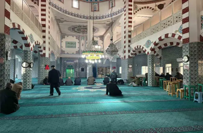 Iğdır’da Caferi camilerinde Hamaney ve hayatını kaybedenler için dualar okundu
