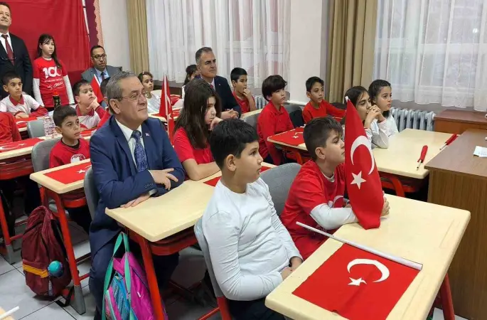 İkinci dönemin ilk dersinin konusu ’Bayrak’
