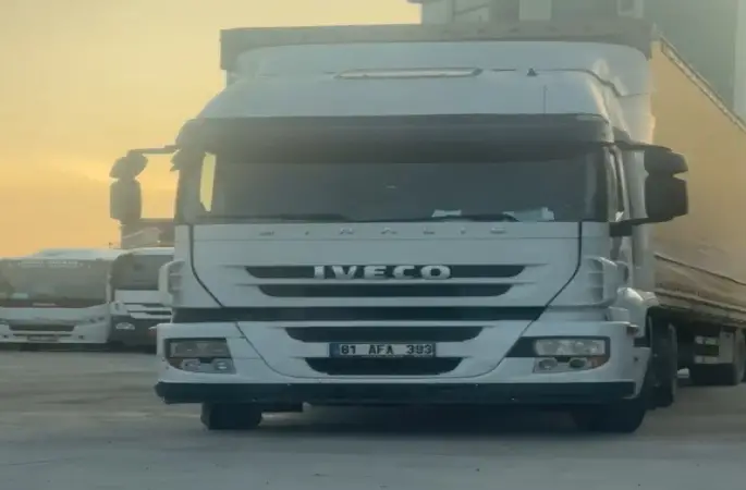 İkiz plakalı tır, vatandaşın dikkati sayesinde yakalandı
