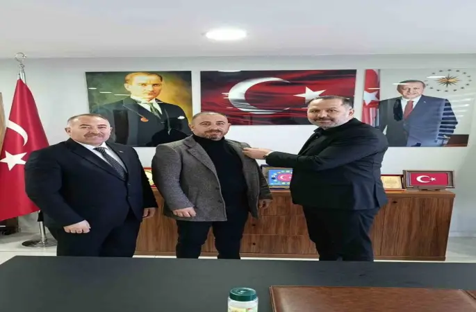 İlçe Başkanlığında istifa ederek AK Partiye katıldı
