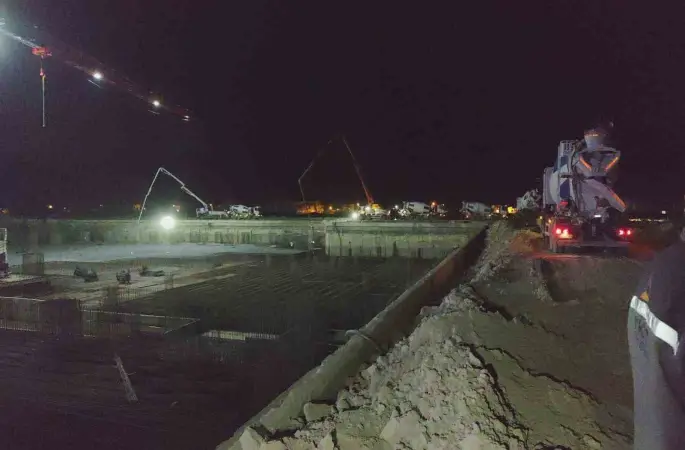 İnşaatta yaklaşık 7 metre yükseklikten düşen işçi yaralandı
