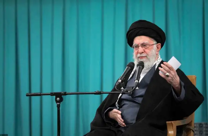 İran dini lideri Hamaney, protestolarda binlerce kişinin öldüğünü kabul etti
