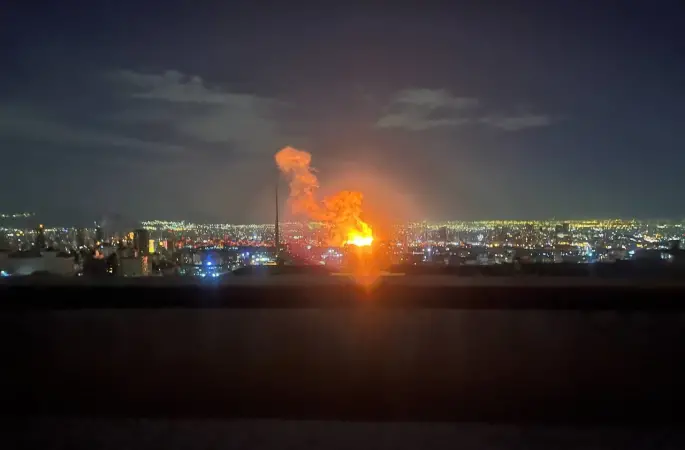 İran’da Radyo ve Televizyon Kurumu binası vuruldu, yayınlar kesildi
