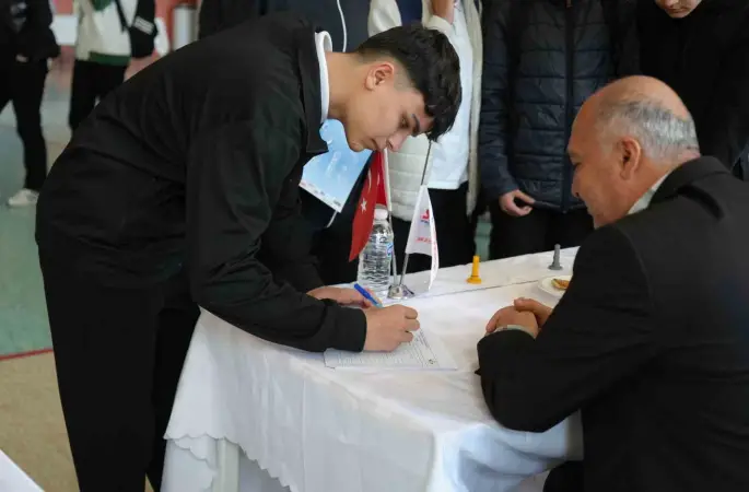 İş dünyasında devir değişti: Nitelikli personel arayan işveren öğrencinin ayağına gidiyor
