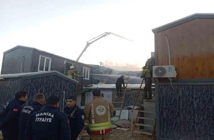 İşçi konteynerinde çıkan yangın kontrol altına alındı
