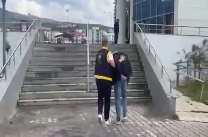 İskenderun’da 2 yıl hapis cezasıyla aranan şahıs yakalandı

