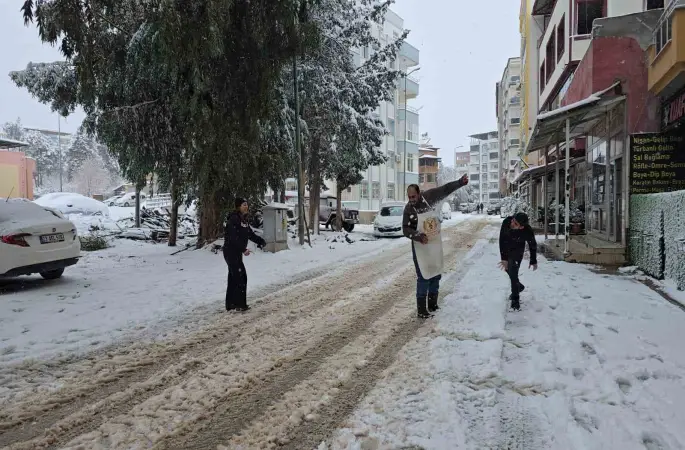 İslahiye’de kar etkili oluyor
