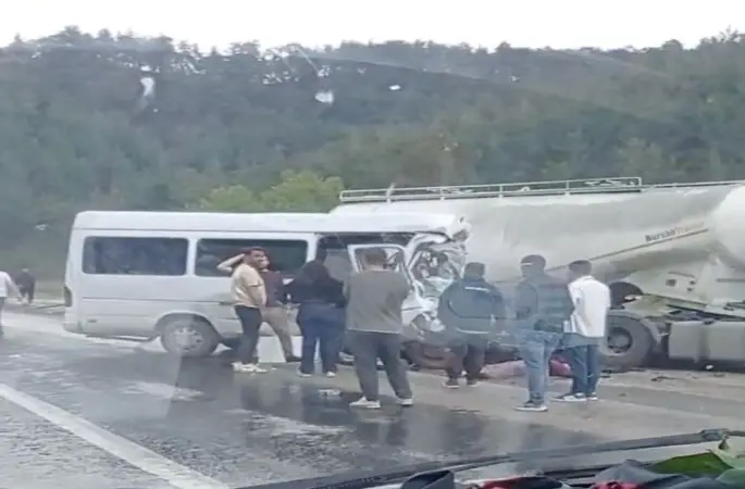 Isparta-Antalya karayolunda feci kaza: 7 ölü
