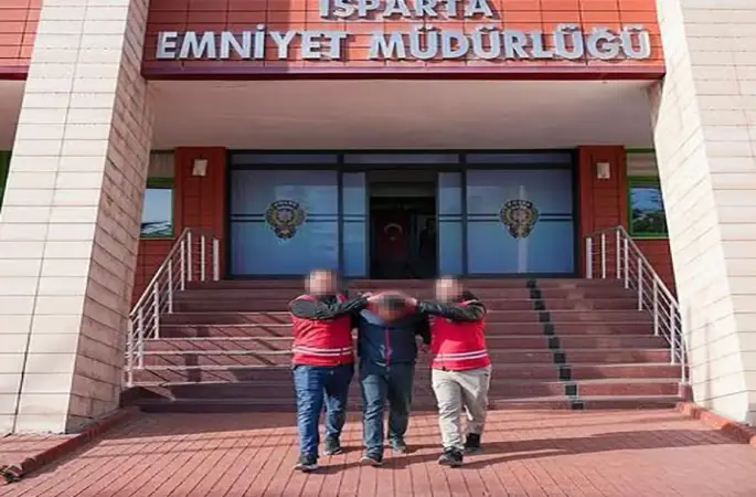 Isparta’da 21 yıl 3 ay hapis cezası bulunan hükümlü yakalandı
