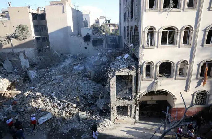 İsrail’in Tahran saldırısında bir sinagogda geniş kapsamlı hasar oluştu
