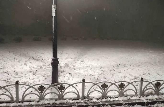 İstanbul Anadolu Yakası’nda kar yağışı etkisini arttırdı
