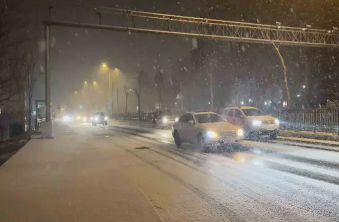 İstanbul yeni yıla kar yağışı ile girdi
