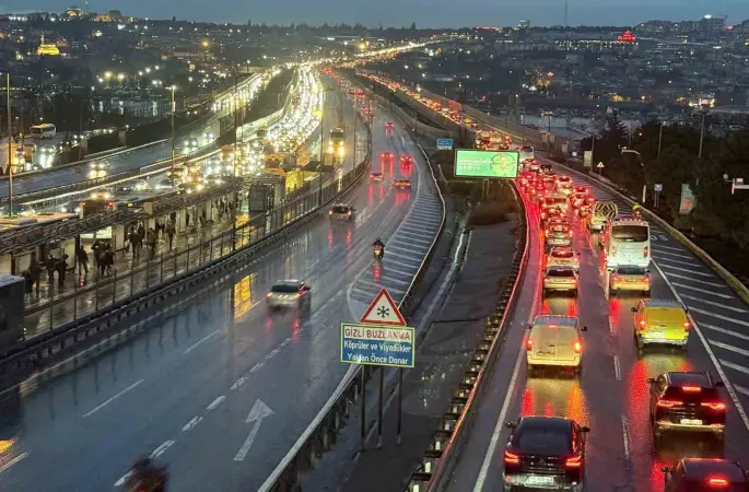 İstanbul’da trafik yoğunluğu yüzde 90’a yaklaştı
