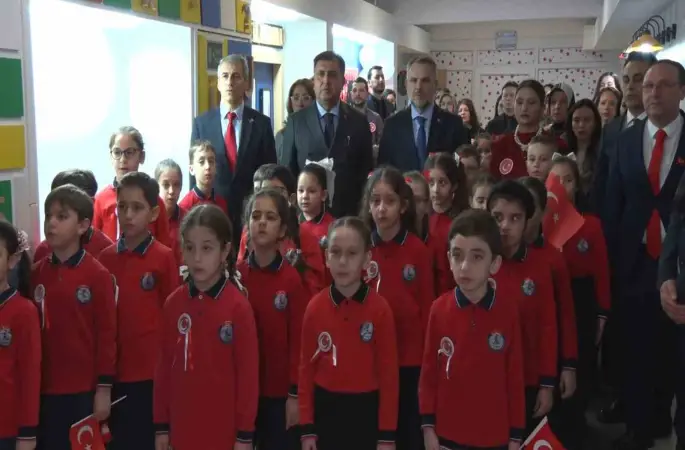 İstanbul’da yarıyıl tatilinin ardından ders zili çaldı: İlk ders "Bayrak Sevgisi" oldu
