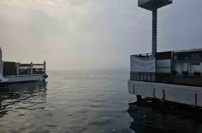 İstanbul’da yoğun sis: Boğaz hattı trafiğe kapatıldı
