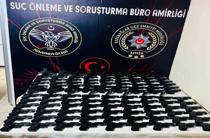 İzmir’de güvercin kümesinden cephanelik çıktı: 124 tabanca ele geçirildi

