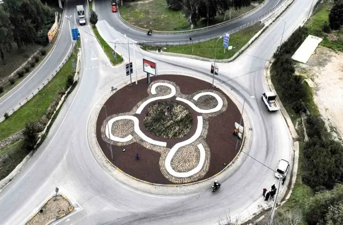 İzmir’de kavşaklar sanat eserine dönüşüyor
