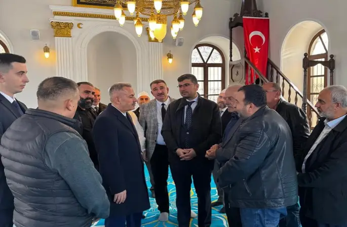 İzmir’de restore edilen tarihi Asmalı Mescit Camii ibadete açıldı
