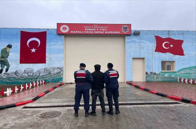 Jandarma farklı suçlardan aranan 34 kişiyi yakaladı
