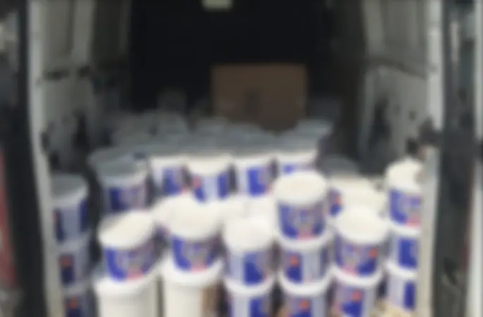 Jandarma yol kontrolünde süt denetimi yaptı
