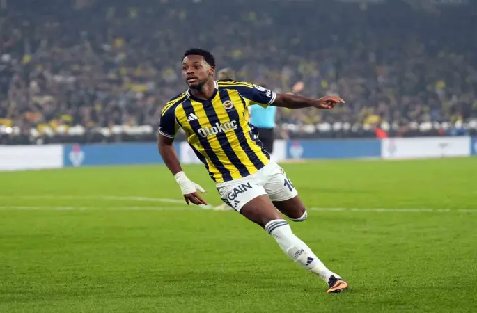 Jhon Duran, Fenerbahçe’de 6 ay kaldı
