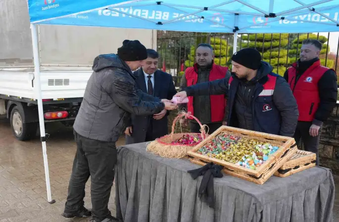 Kabir ziyaretinde bulunanlara sürpriz
