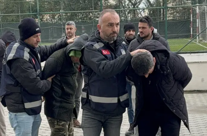 "Kahraman kurye" araç kundaklamaktan tutuklandı
