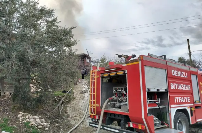 Kale’de alevlere teslim olan ev kullanılamaz hale geldi
