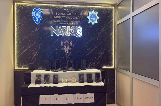 Kapıkule’de araçtaki gizli bölmede 8 kilo 60 gram kokain ele geçirildi
