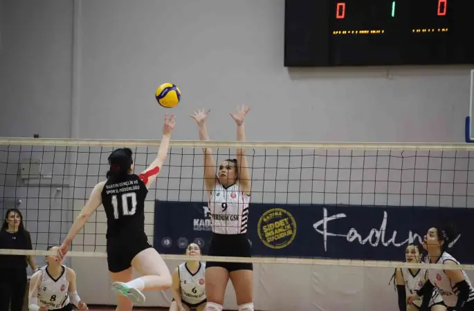 Karabük’te Yurt Lig Karadeniz Grup (1) voleybol maçları tamamlandı
