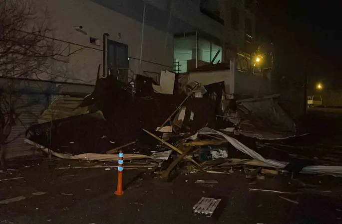 Karaman’da fırtına hayatı olumsuz etkiledi
