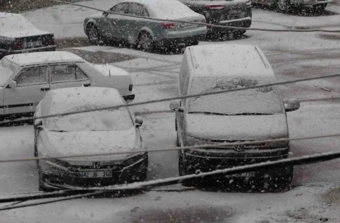 Karapınar’da kar yağışı etkili oldu
