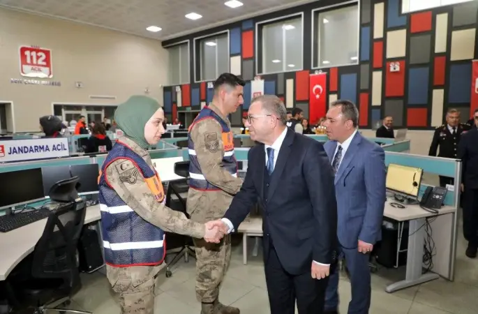 Kars Valisi Ziya Polat’tan 112 Acil Çağrı Merkezi’ne bayram ziyareti
