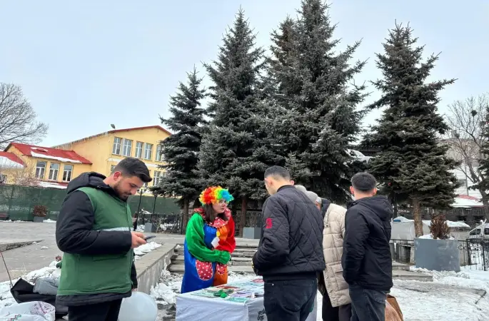 Kars’ta bağımlılıkla mücadele standı açıldı

