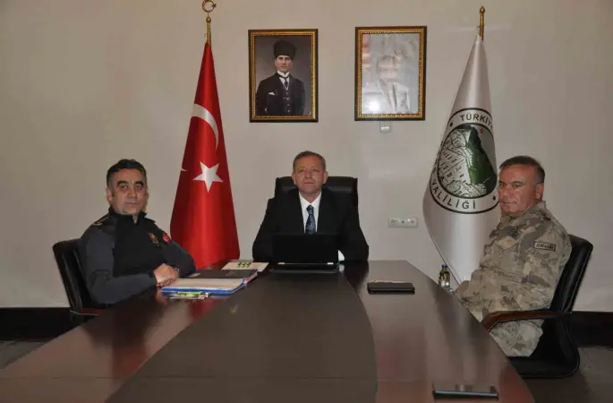 Kars’ta güvenlik zirvesi: 150 operasyon, 90 hesaba erişim engeli
