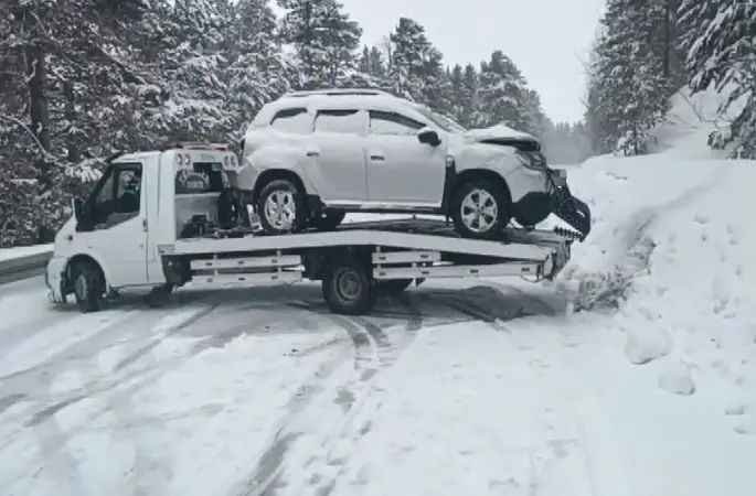 Kars’ta kar yağışı kazaya neden oldu:  Kazda 1 kişi yaralandı
