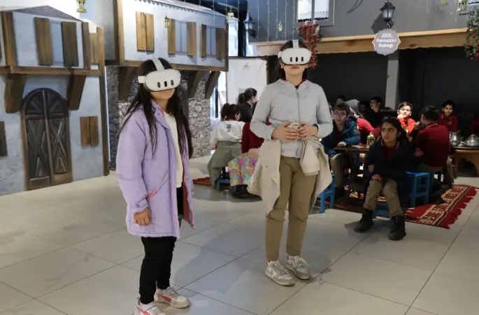 Kartepe’de öğrenciler gelenekle teknolojiyi bir arada yaşadı
