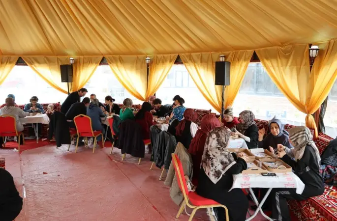 Kartepe’de ramazan akşamları otağ çadırında sanatla renkleniyor
