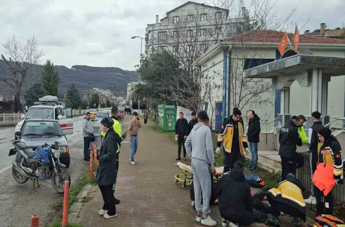 Kastamonu’da motosiklet ile otomobil çarpıştı: 2 yaralı
